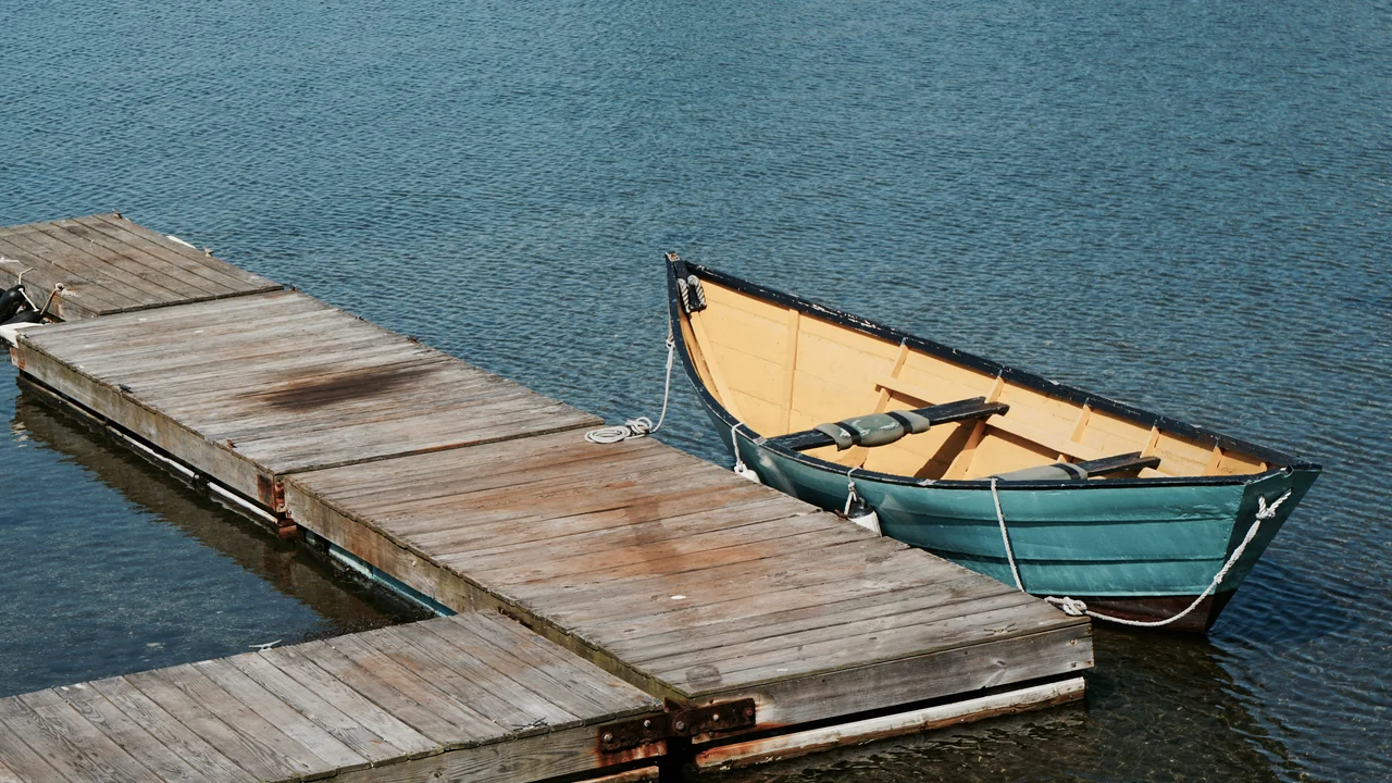 Boat Lift Permit Requirements: Do You Need a Separate Permit? (2026) - Details Boat Lift Permit Requirements: Do You Need a Separate Permit? (2026) - permit requirements